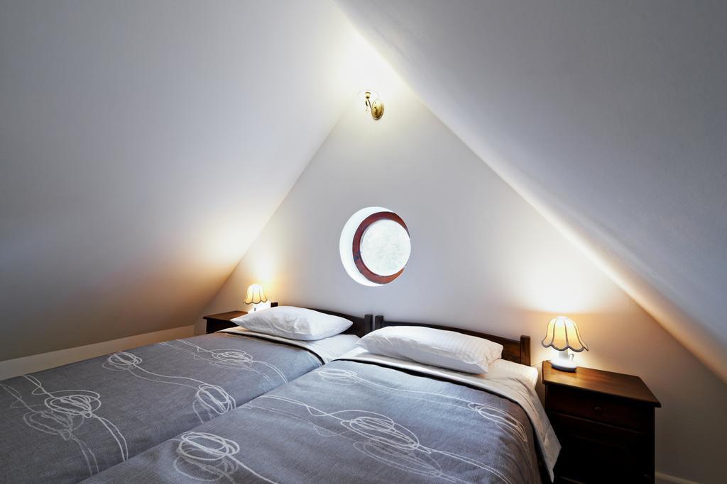 Dwor Osmolice Bed & Breakfast Bialki Dolne Exterior photo