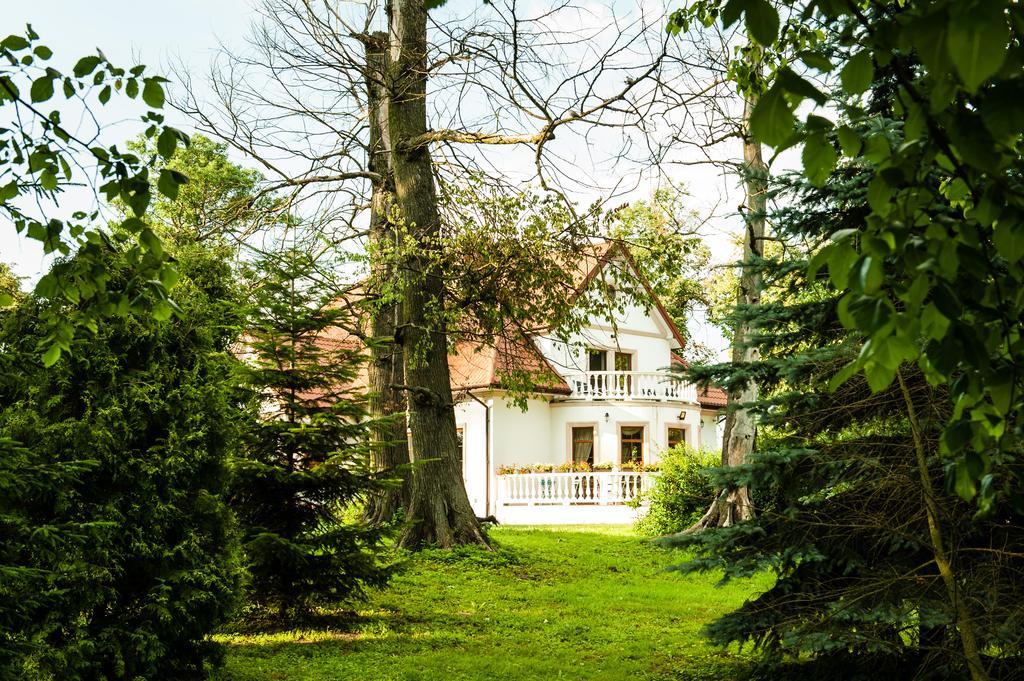 Dwor Osmolice Bed & Breakfast Bialki Dolne Exterior photo