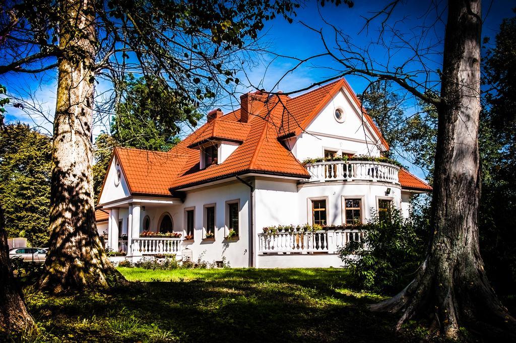 Dwor Osmolice Bed & Breakfast Bialki Dolne Exterior photo